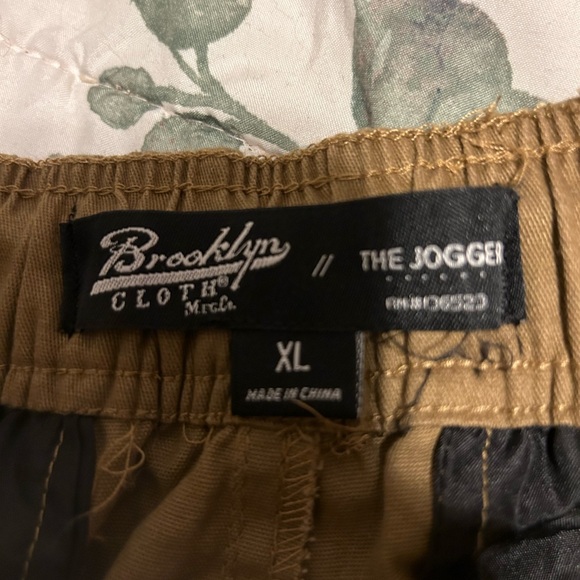 Tan cargo joggers - Picture 2 of 6